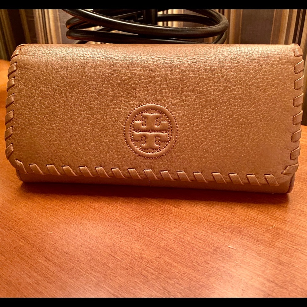 Tory Burch wallet - great color/style